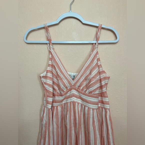 American Eagle Plunge Wide-Leg Jumpsuit - Picture 4 of 7